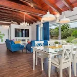 Casa vacanze Beautiful In With Swimming Pool