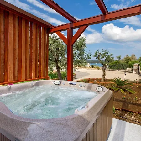 Gorgeous In With Jacuzzi בית נופש *