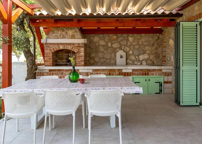 Casa vacanze Gorgeous In With Wifi Nerezine