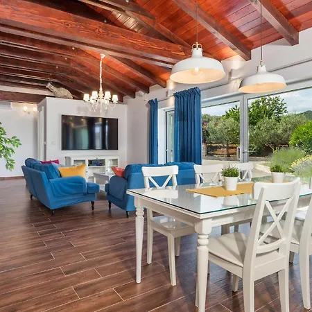 Ferienhaus Luxurious In With Wifi