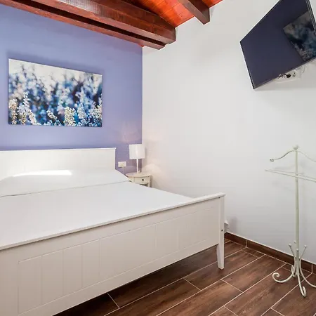 Gorgeous In With Wifi *